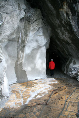Weg der Schweiz Bauen Isleten Der allerneuste Tunnel fr die Fussgnger