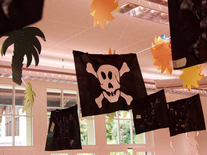 Schule Dorf Bauen Piratenfest